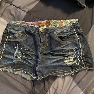 Cute shorts with rhinestone embellishment!